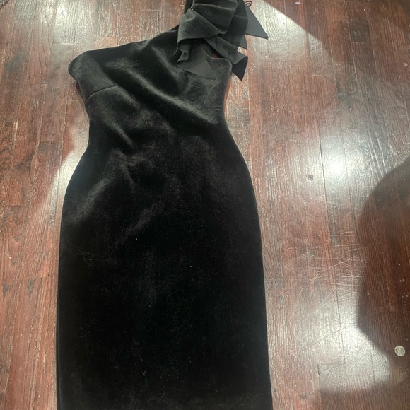 Eliza J Black One Shoulder Dress - Picture 2 of 7